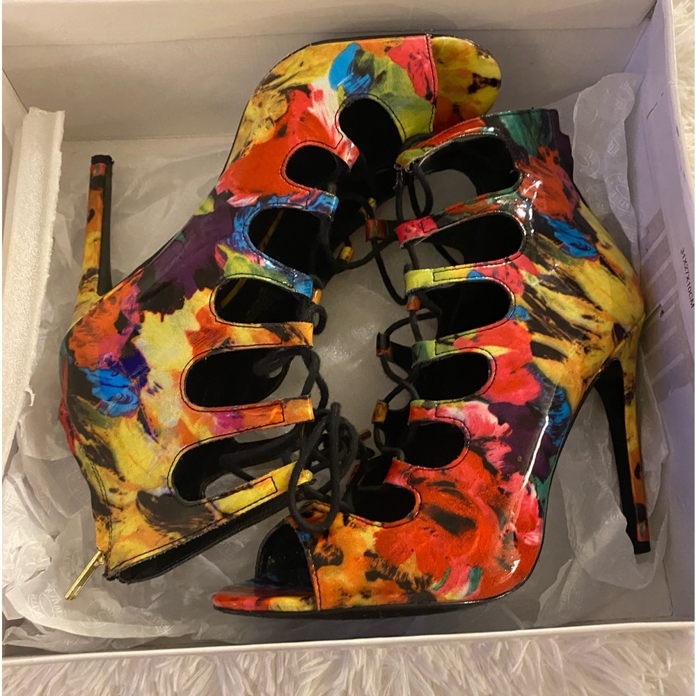 Size 9 Multi-Colored Open Toe Steve Madden Heels - image 1